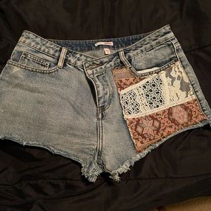 Bongo Jean Shorts - size 9